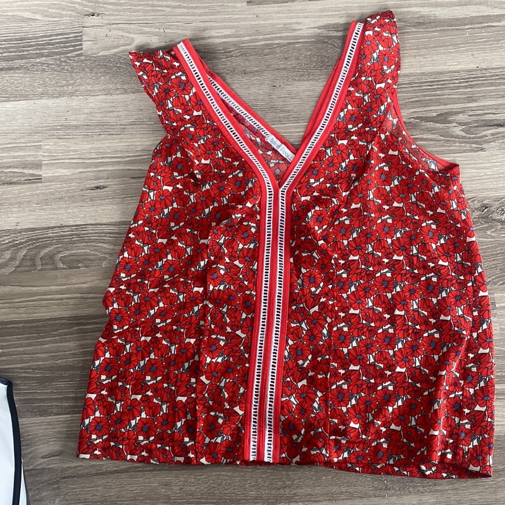 Scarlet Roos red top